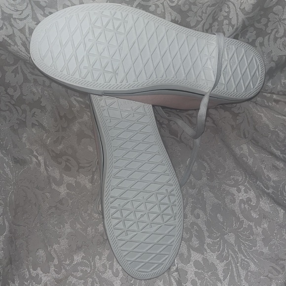 Womens High Top Sneakers Size 10. - Picture 2 of 2